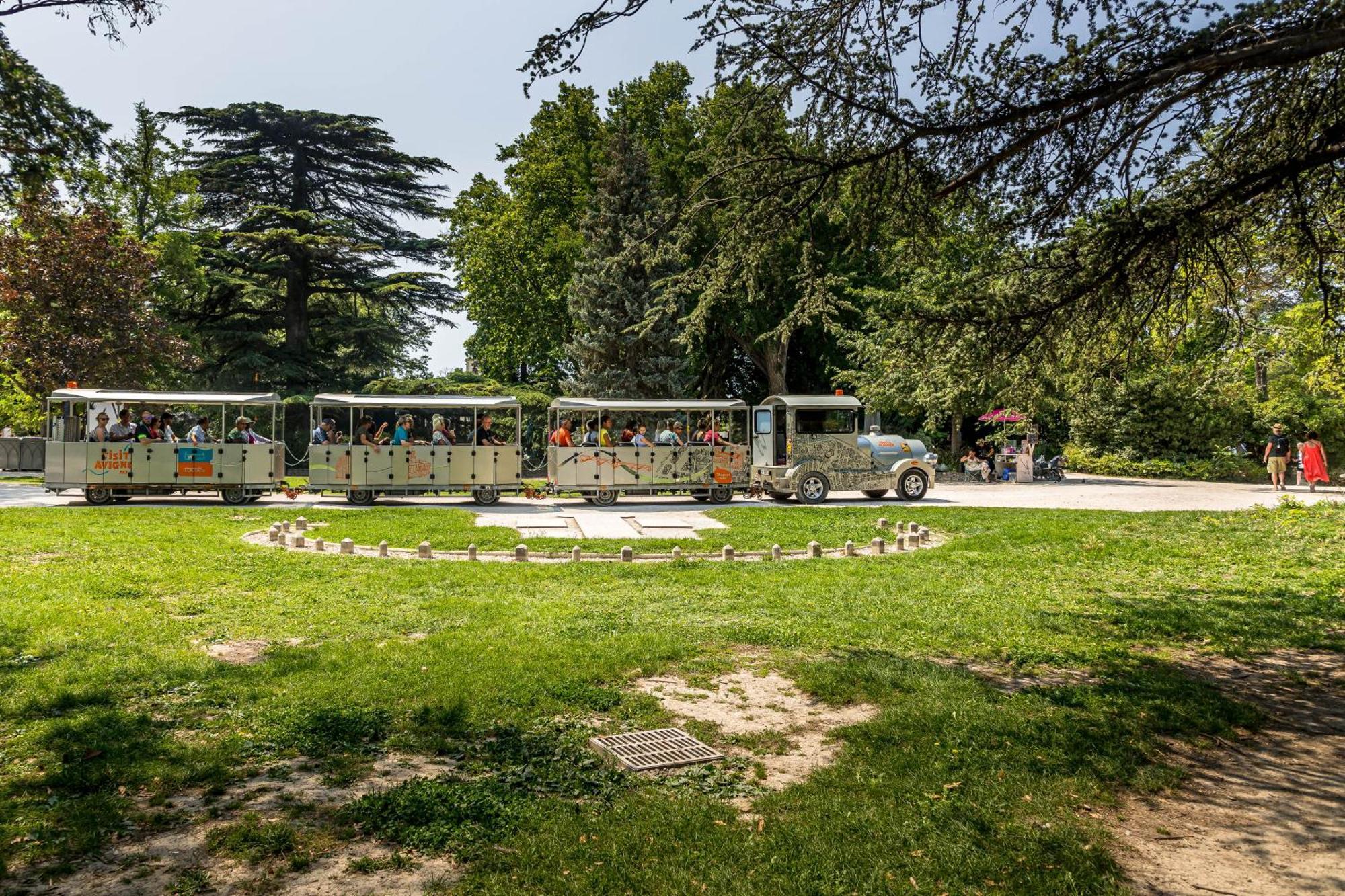 Camping Les Avignon - La Laune Villeneuve-lès-Avignon Buitenkant foto