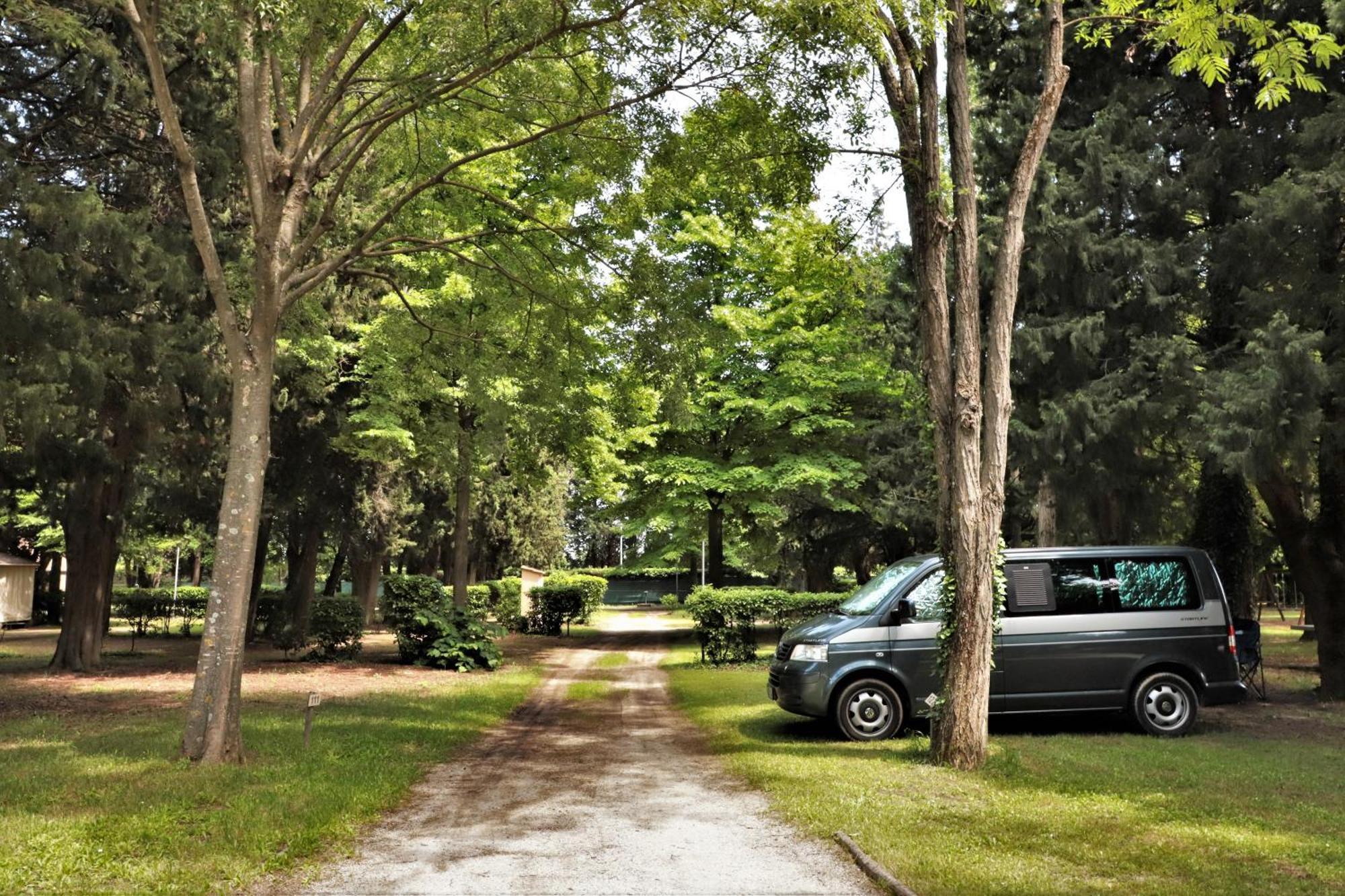 Camping Les Avignon - La Laune Villeneuve-lès-Avignon Buitenkant foto