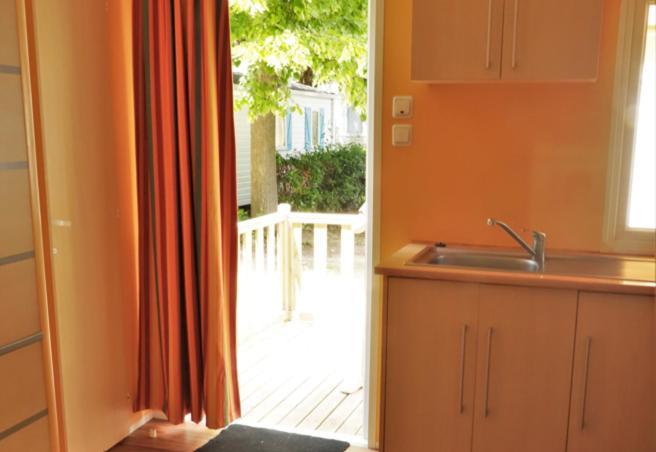 Camping Les Avignon - La Laune Villeneuve-lès-Avignon Kamer foto